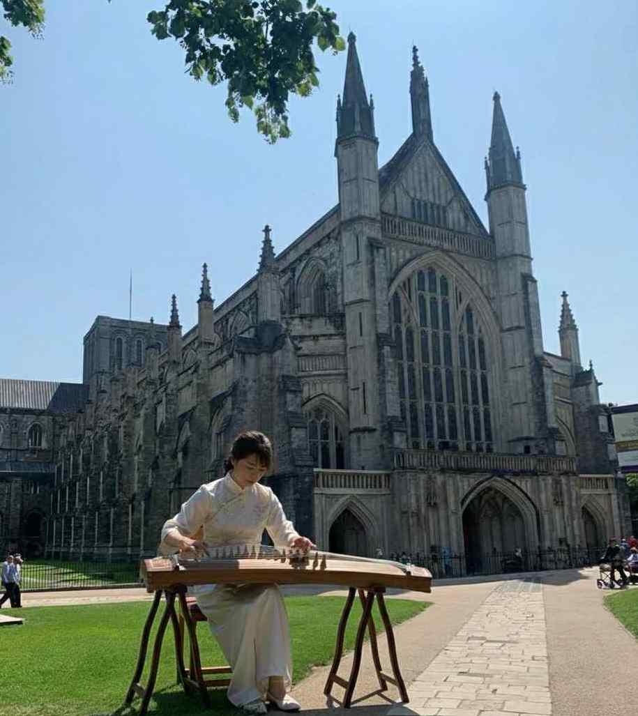 Jane Wang - Professional Guzheng Teacher in Winchester Jane Wang - Professional Guzheng Teacher in Winchester